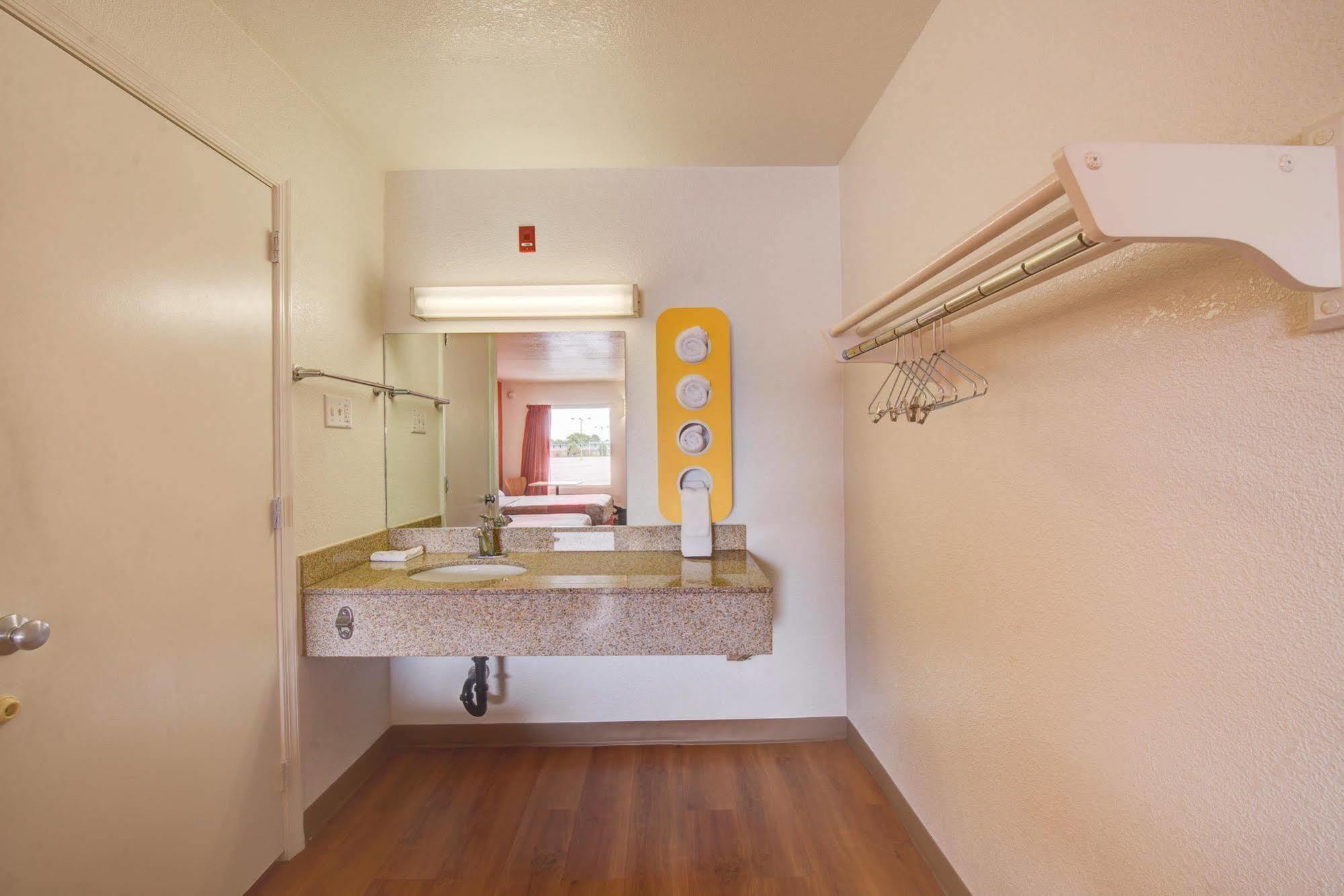 Motel 6-Norfolk, Va Εξωτερικό φωτογραφία